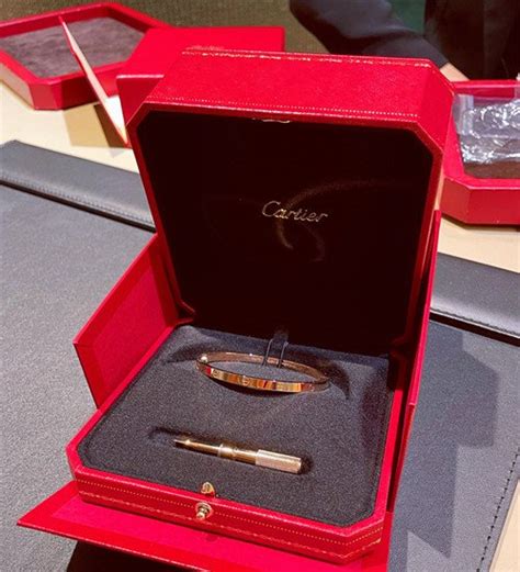 does cartier ever have a sale